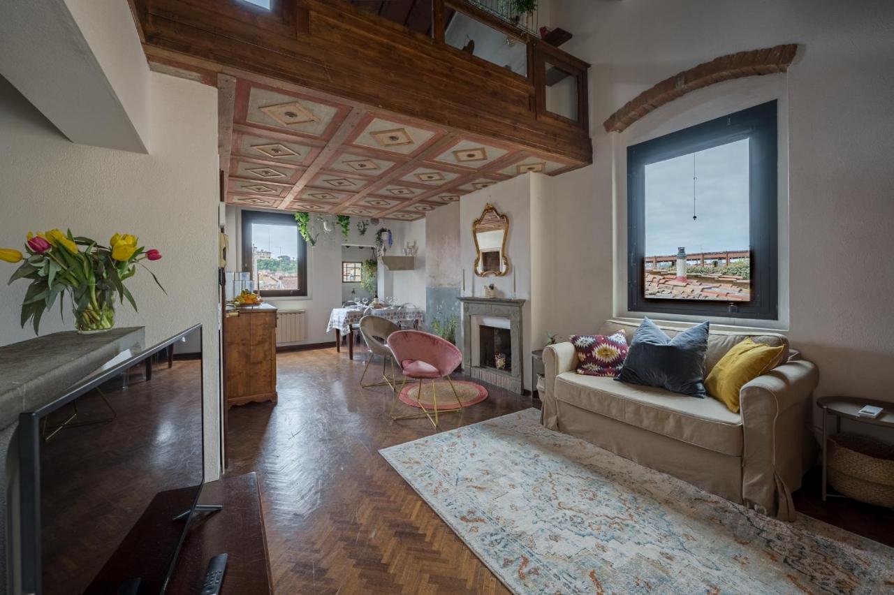 Florence Charming Apartments: Historic Attic in City Center Exterior photo