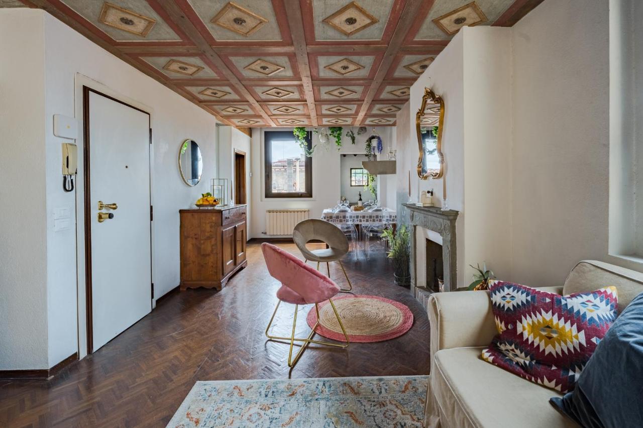 Florence Charming Apartments: Historic Attic in City Center Exterior photo
