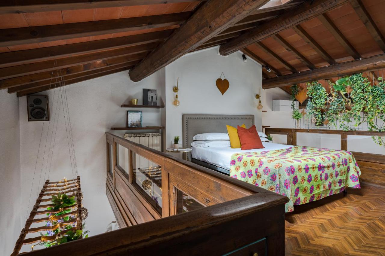 Florence Charming Apartments: Historic Attic in City Center Exterior photo